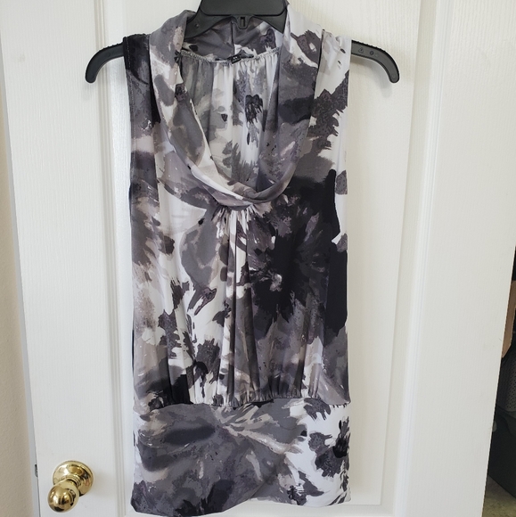 Express Tunic- Size XS - Picture 2 of 7